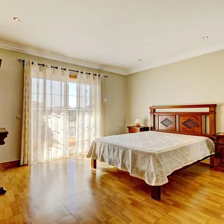 Vale Rabelho Is A Great 5 Bedroom With Private Pool And Ac Short Walk To Vale De Parra