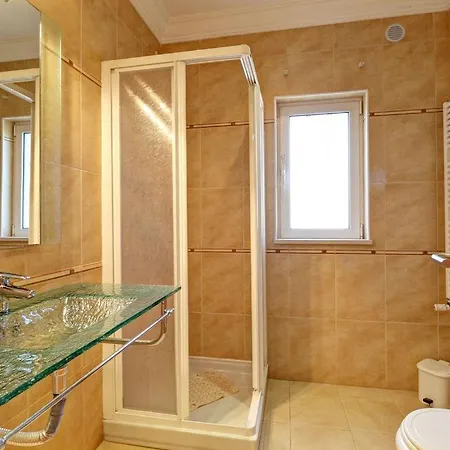 Vale Rabelho Is A Great 5 Bedroom With Private Pool And Ac Short Walk To Vale De Parra فيلة جويا