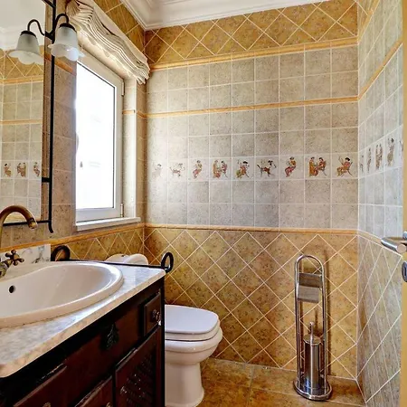 Vale Rabelho Is A Great 5 Bedroom With Private Pool And Ac Short Walk To Vale De Parra فيلة *